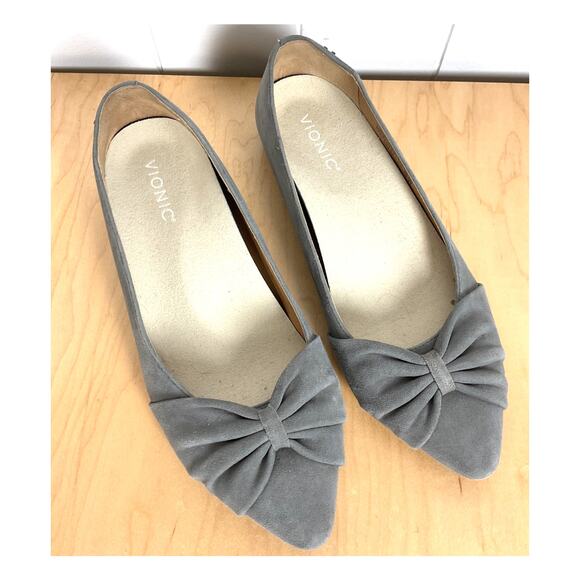 Vionic Shoes - Vionic Gramercy Suede Ballet Flats with Bow Detailing in Gray Size 9